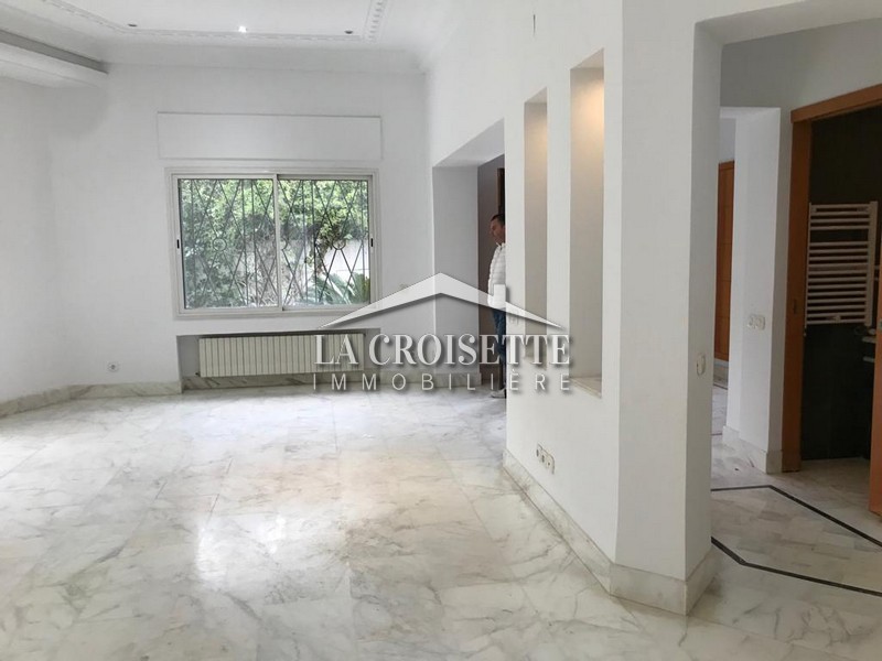 Villa S+5 à Ain Zaghouan 